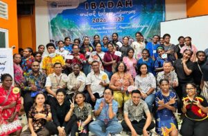 Kalau Kau Disuruh Jangan Jawab Ah; Ah.. Ah Tidak Bisa Bapa!! Bahaya Bisa Jadi Pribadi Kepala Batu Kau!
